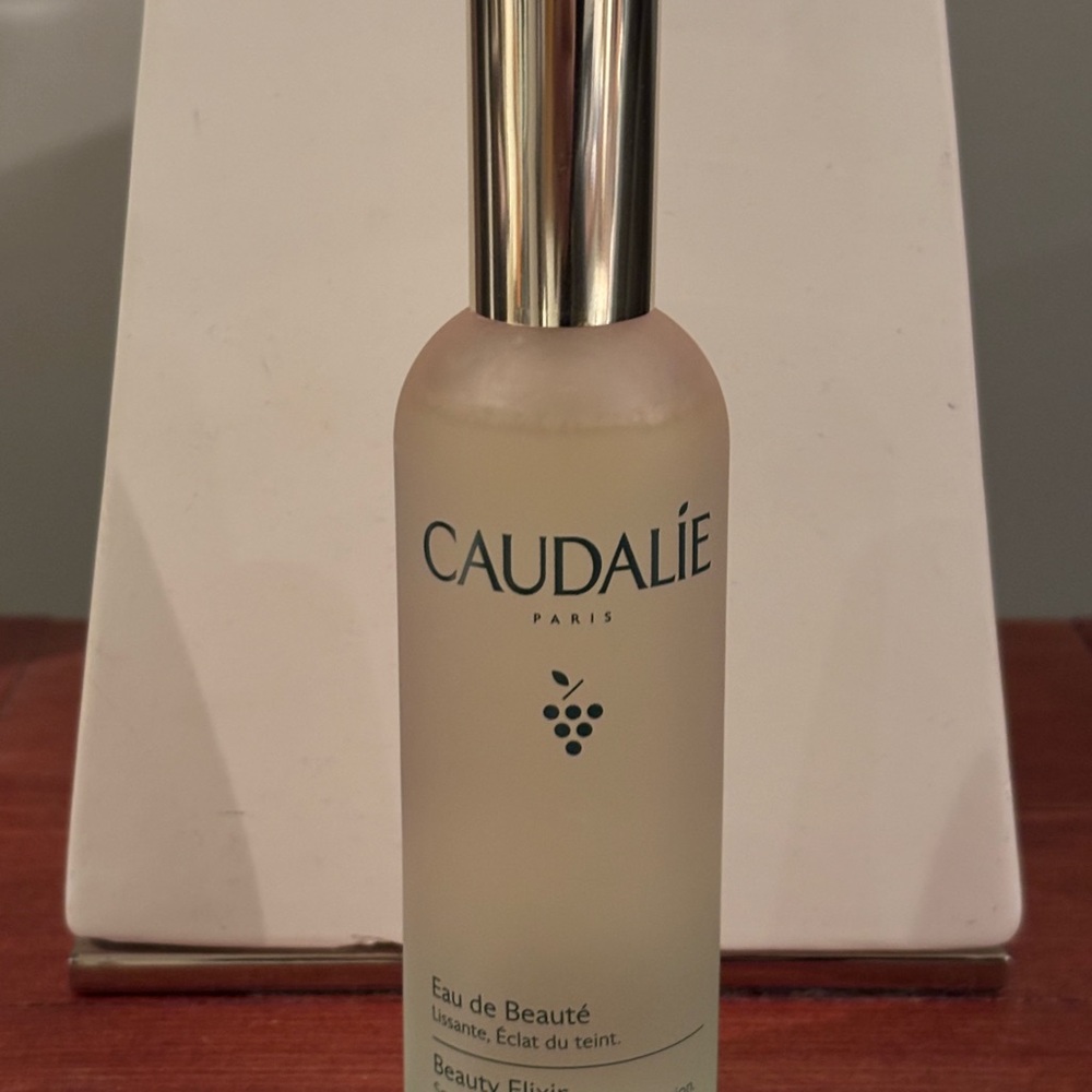 JILLY BOX Caudalie Skincare Elixir
